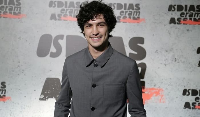 Gabriel Leone será marido de Hebe em série da Globo sobre a apresentadora do SBT