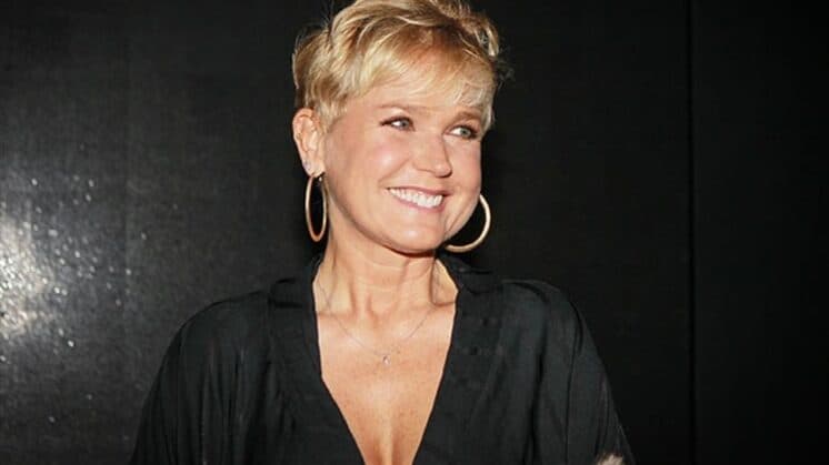 Xuxa sofre acidente e fica impossibilitada; veja foto