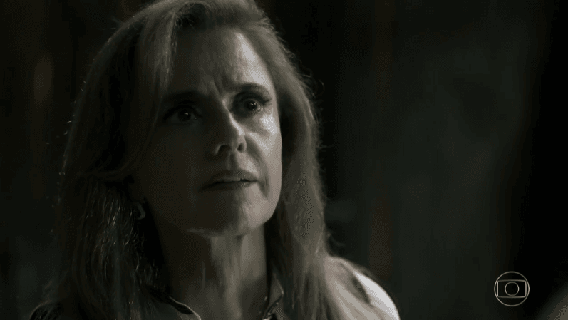 Sophia (Marieta Severo) e Mariano (Juliano Cazarré) em cena de O Outro Lado do Paraíso (Foto: Reprodução/Globo) Sophia (Marieta Severo) e Mariano (Juliano Cazarré) em cena de O Outro Lado do Paraíso (Foto: Reprodução/Globo)