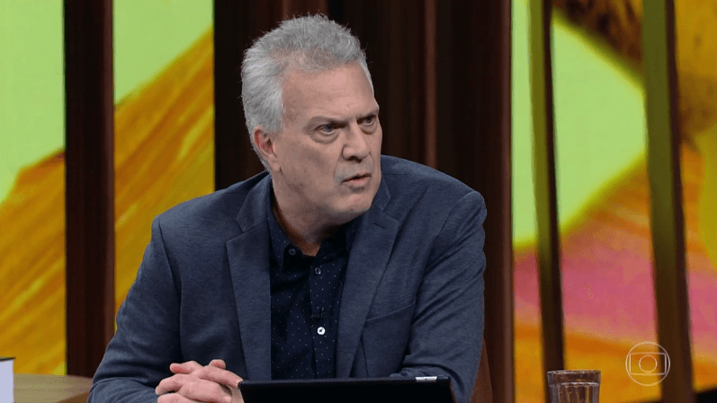 O apresentador Pedro Bial em seu programa na Globo (Foto: Reprodução/Globo) O apresentador Pedro Bial em seu programa na Globo (Foto: Reprodução/Globo)