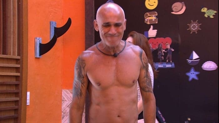BBB18: Ayrton revela quem vai mandar para o Paredão e traça plano com Ana Clara