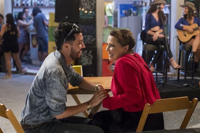 Malhação: Ingênua, Isadora se envolverá com trambiqueiro