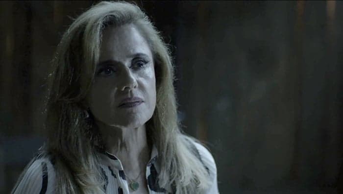 O Outro Lado do Paraíso: Sophia é ameaçada por Zé Victor e reage