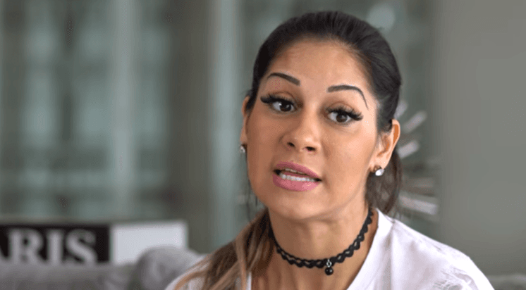 Mayra Cardi lamenta calvície da filha recém-nascida: "Estão caindo todos os cabelinhos"