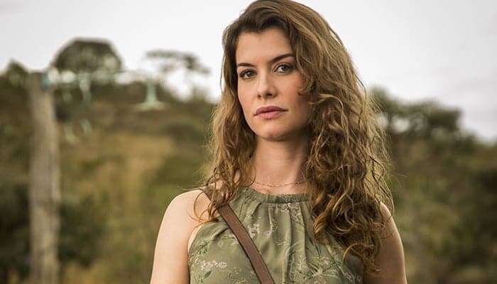 Alinne Moraes como a vilã Isabel em Espelho da Vida (Foto: João Miguel Junior/Globo) Alinne Moraes como a vilã Isabel em Espelho da Vida (Foto: João Miguel Junior/Globo)