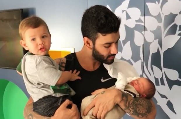 Gusttavo Lima compartilha vídeo do filho Gabriel e ação do garoto surpreende