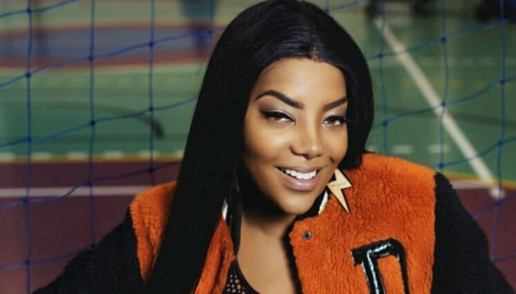 Mãe de cantora Ludmilla rebola muito ao som de nova música da filha e surpreende