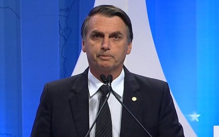 Bolsonaro é escrachado em debate da RedeTV! e vira piada nas redes sociais
