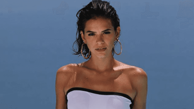 Bruna Marquezine durante as férias na Grécia (Foto: Reprodução/Instagram) Bruna Marquezine durante as férias na Grécia (Foto: Reprodução/Instagram)