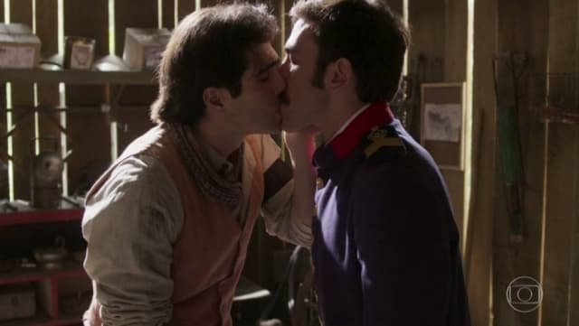 Após beijo gay, autor de Orgulho e Paixão comenta sobre atores e revela se aprovou o resultado