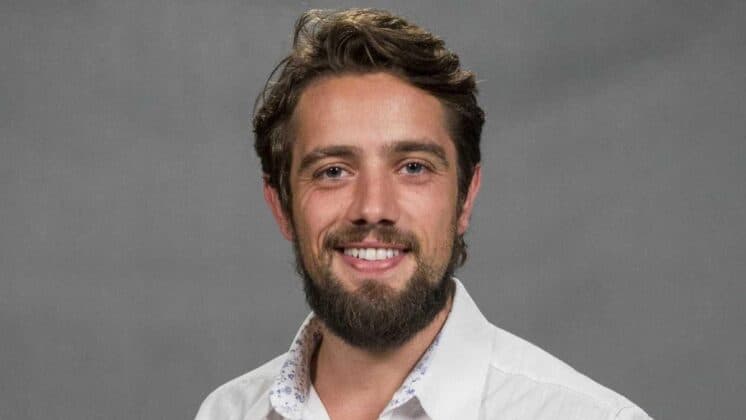 Preocupado com a segurança, Rafael Cardoso anda de carro blindado e pode deixar o país