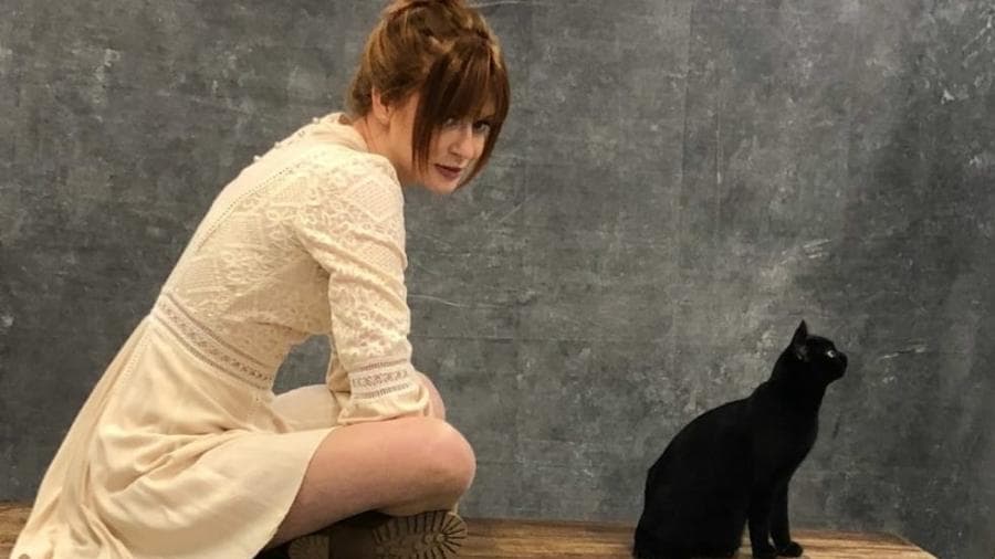 Marina Ruy Barbosa contracenará com um gato em O Sétimo Guardião. (Foto: Reprodução) Marina Ruy Barbosa contracenará com um gato em O Sétimo Guardião. (Foto: Reprodução)