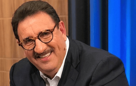 Ao vivo no SBT, Ratinho tira sarro da Record e da Globo e manda recado