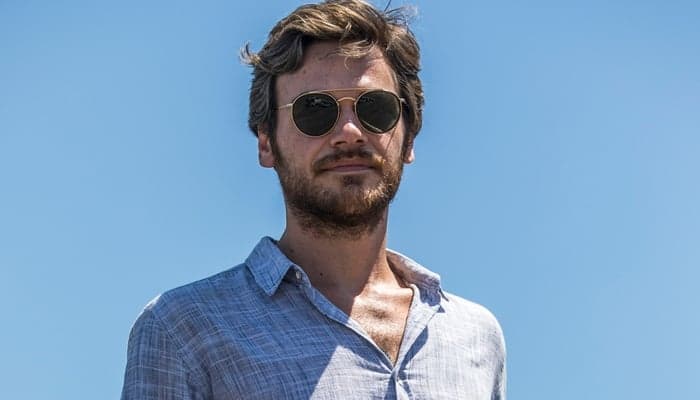Segundo Sol: Beto é surpreendido com descoberta após exumar filho morto de Luzia