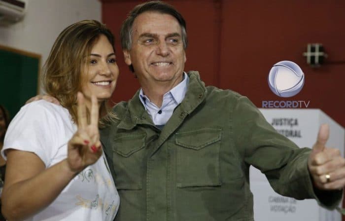 OPINIÃO | Record começa a obter privilégios após forte campanha bolsonarista