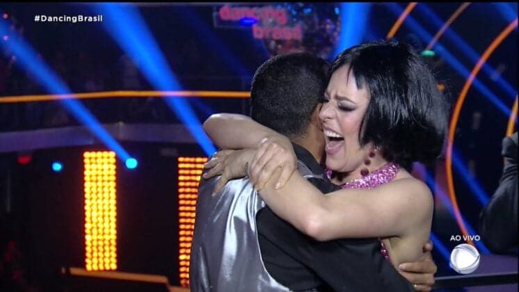 Lu Andrade se sobressai em competição na Record e chega a final do Dancing Brasil
