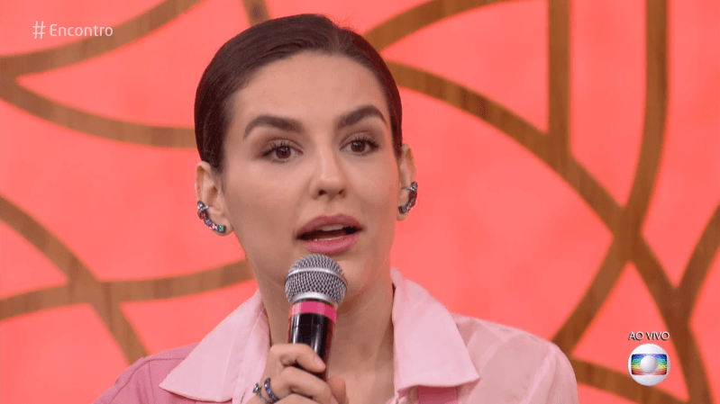 Kefera Buchmann durante participação no Encontro (Foto: Reprodução/Globo) Kefera Buchmann durante participação no Encontro (Foto: Reprodução/Globo)