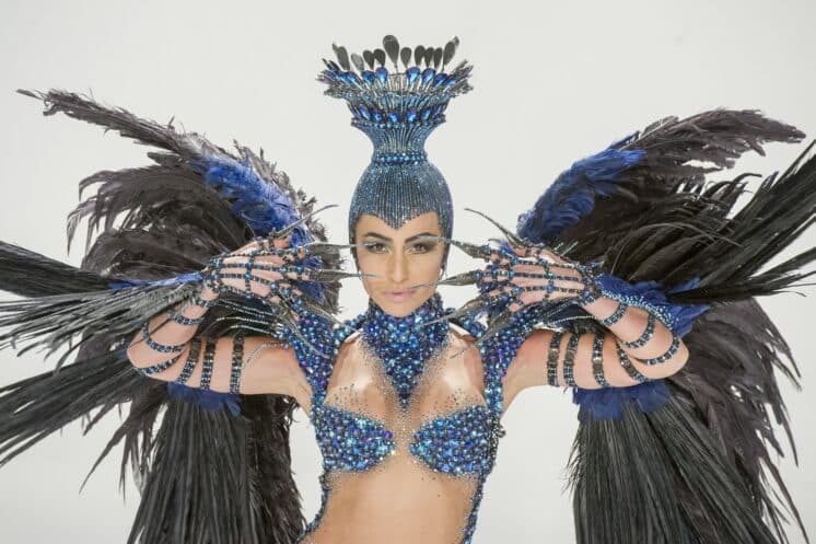 Após nascimento de Zoe, Sabrina Sato já tem data para voltar ao samba