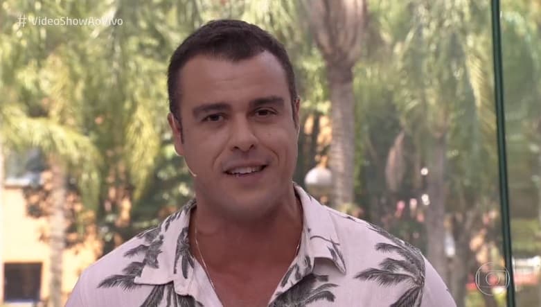 Após tirar água de pedra, Joaquim Lopes dá adeus ao Vídeo Show: "Gratidão"