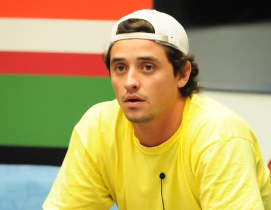 Cada vez mais rico, Fael, campeão do BBB12, se casa com dentista no MS