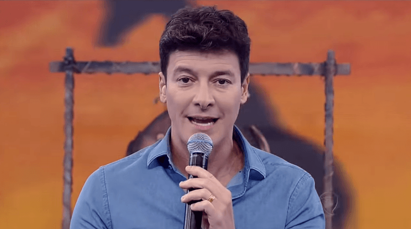 Depois de foto ousada, Rodrigo Faro é comparado por internautas com Gracyanne Barbosa
