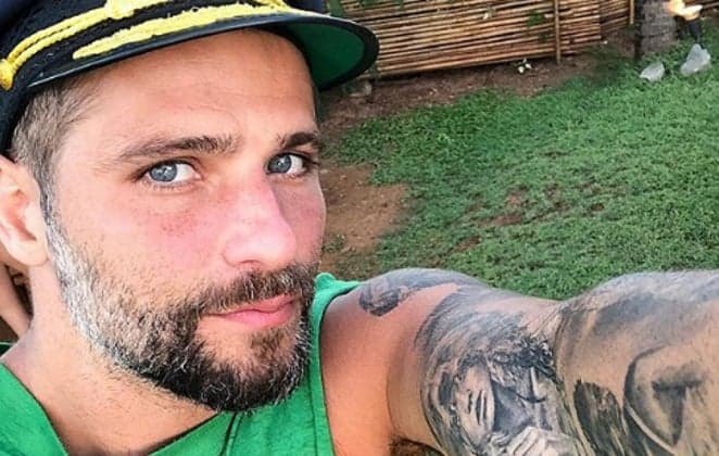 Bruno Gagliasso deixa comentário inusitado em foto de Débora Nascimento e é detonado por internautas