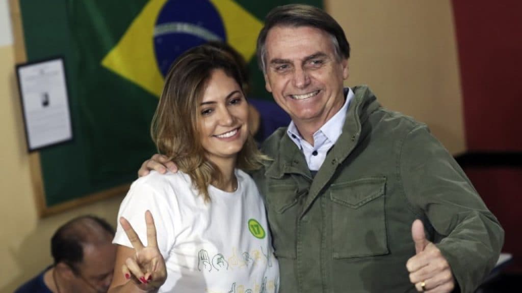 Michelle Bolsonaro aparece em igreja evangélica aos prantos por causa do Presidente Jair Bolsonaro