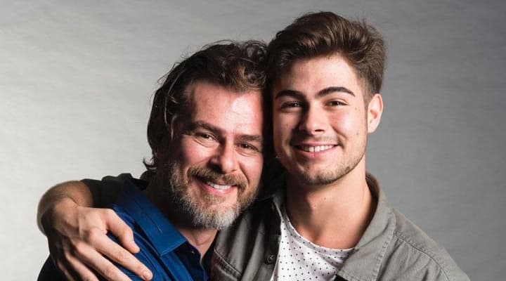 Rafael Vitti surpreende ao comparar prisão do seu personagem em Verão 90 com cena feita pelo pai em outra novela