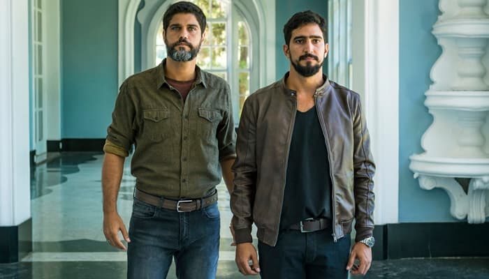 Hussein (Bruno Cabrerizo) e Jamil (Renato Goes) em Órfãos da Terra (Foto: Globo/Paulo Belote) Hussein (Bruno Cabrerizo) e Jamil (Renato Goes) em Órfãos da Terra (Foto: Globo/Paulo Belote)
