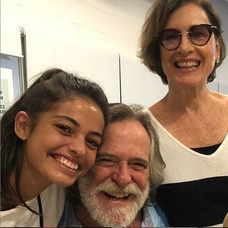 José de Abreu, Cynthia e Natália nos bastidores de A Dona do Pedaço (Foto: Reprodução) José de Abreu, Cynthia e Natália nos bastidores de A Dona do Pedaço (Foto: Reprodução)