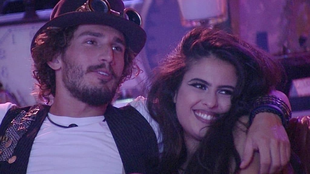 Após darem fora um no outro, Hana e Alan surgem em momento romântico após o BBB 19