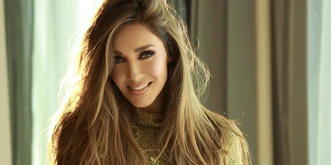 Sempre discreta, ex-RBD Anahi surpreende e compartilha clique raro do filho