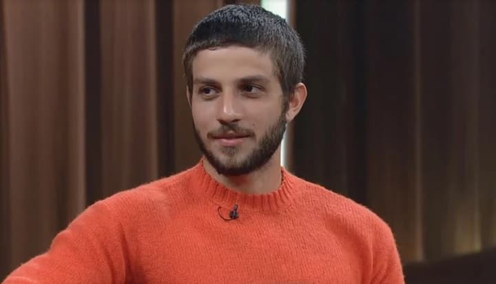 Chay Suede, após traição, surge se declarando para esposa e dispara: "Me tornei um homem melhor''