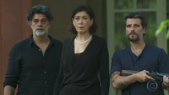 Eduardo Moscovis (Murilo), Lília Cabral (Valentina) e Bruno Gagliasso (Gabriel) no último capítulo de O Sétimo Guardião (Foto: Reprodução/Globo) Eduardo Moscovis (Murilo), Lília Cabral (Valentina) e Bruno Gagliasso (Gabriel) no último capítulo de O Sétimo Guardião (Foto: Reprodução/Globo)