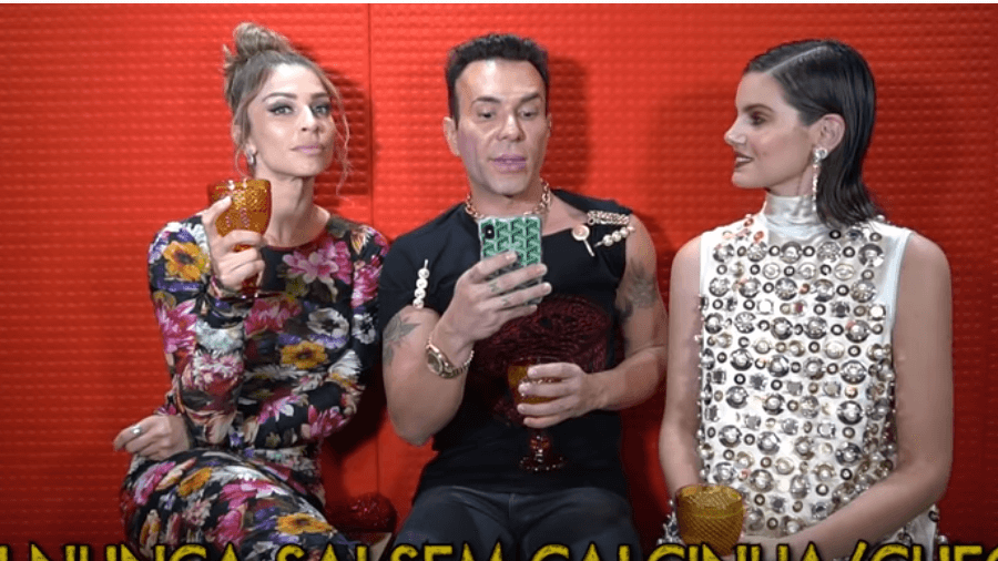 Em bate papo polêmico, Grazi Massafera choca ao contar lugares inusitados onde já fez sexo e Camila Queiroz pede para entrar no BBB