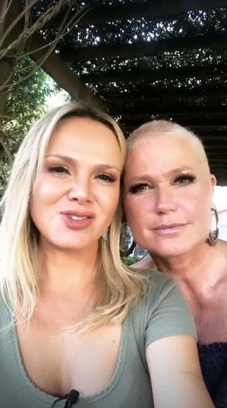 Eliana do SBT e Xuxa da Record que gravaram juntas uma entrevista (Foto: Reprodução) Eliana do SBT e Xuxa da Record que gravaram juntas uma entrevista (Foto: Reprodução)