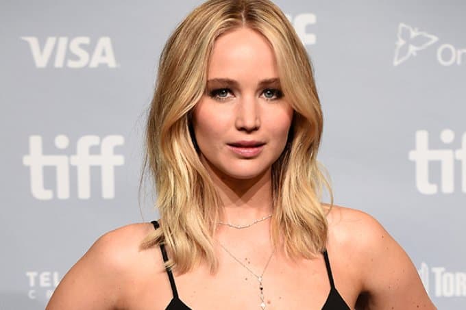 Jennifer Lawrence usa vestido luxuoso em festa de noivado privada; saiba detalhes