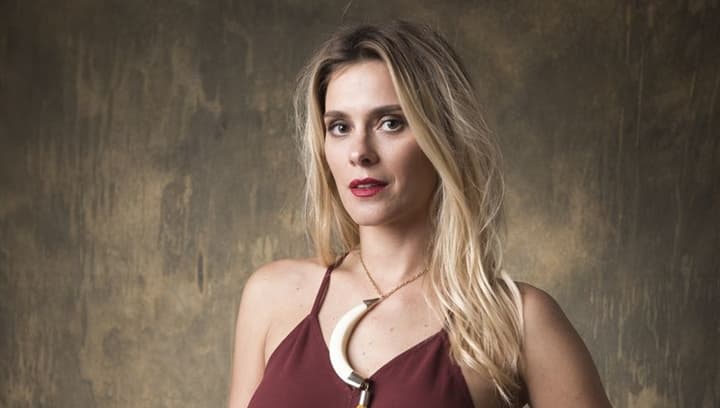 Carolina Dieckmann, após morte da mãe, se manifesta sobre perda e faz homenagem surpreendente