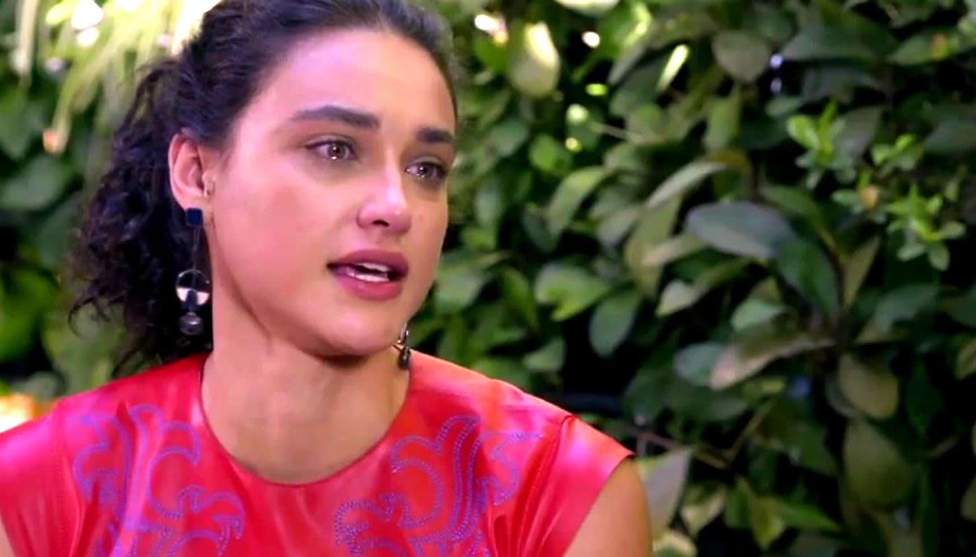 A atriz Débora Nascimento surgiu em vídeo sensual (Foto: Reprodução) A atriz Débora Nascimento surgiu em vídeo sensual (Foto: Reprodução)