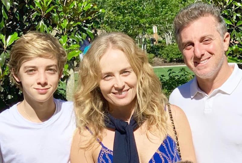 Luciano Huck e Angélica ao lado do filho mais velho, Benício Joaquim (Foto: Reprodução/ Instagram) Luciano Huck e Angélica ao lado do filho mais velho, Benício Joaquim (Foto: Reprodução/ Instagram)
