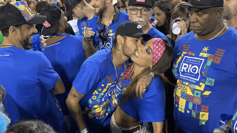 Neymar e Anitta se beijaram durante o Carnaval ; Leo Dias revela detalhes (Foto: Reprodução) Neymar e Anitta se beijaram durante o Carnaval ; Leo Dias revela detalhes (Foto: Reprodução)