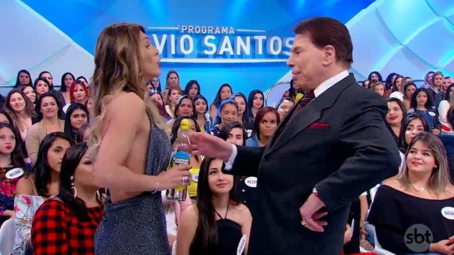 Lívia Andrade expõe Silvio Santos e causa com declaração: "Você vai continuar pegando nos meus peitos''