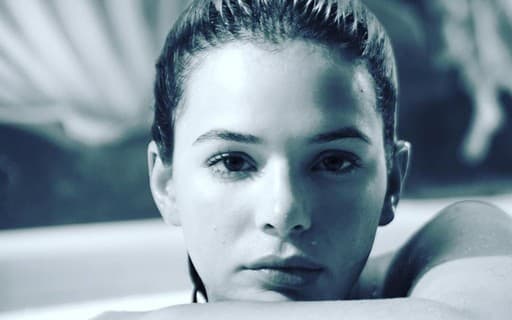 A atriz Bruna Marquezine como Ophelia, do filme "Vou Nadar Até Você" (Foto: Divulgação) A atriz Bruna Marquezine como Ophelia, do filme "Vou Nadar Até Você" (Foto: Divulgação)