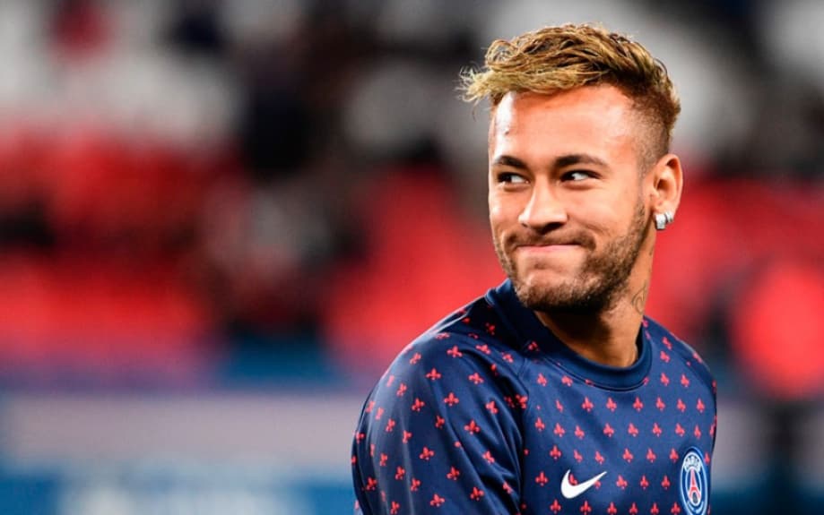 Neymar posa com Torre Eiffel em Paris e se declara para mulher misteriosa: "Poderia ser eu e você"