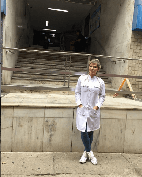 Fani Pacheco em frente a hospital (Foto: Reprodução/ Instagram) Fani Pacheco em frente a hospital (Foto: Reprodução/ Instagram)
