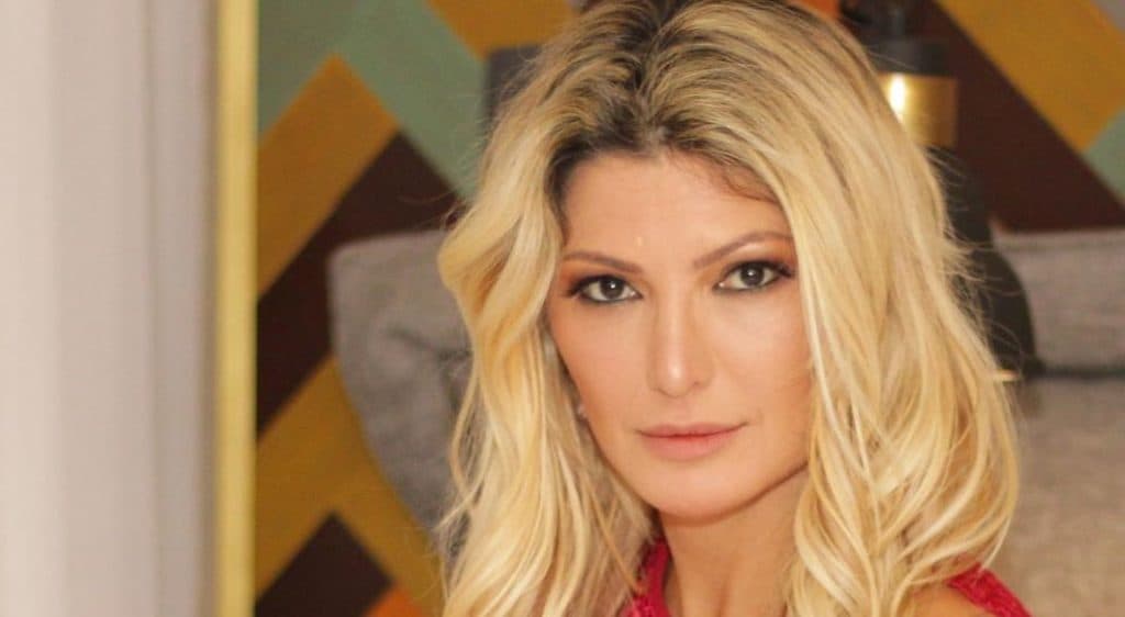 Antonia Fontenelle assina com grande emissora, é questionada sobre A Fazenda e rebate: "Tenho cara de vaca?"
