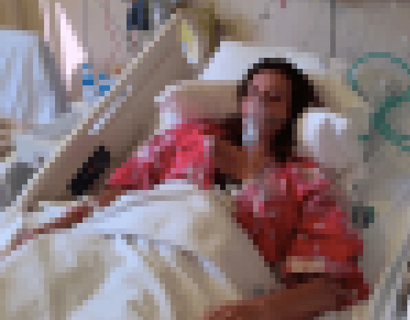 Narcisa é hospitalizada em estado grave, precisa ser entubada e foto choca público: "A vida é um sopro"