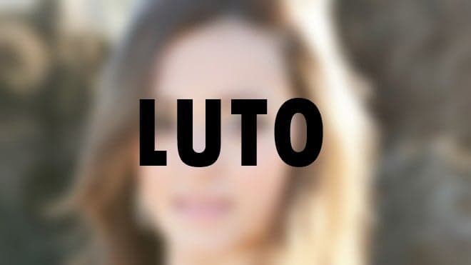 Cantora famosa morre durante show e deixa os fãs em tremendo desespero