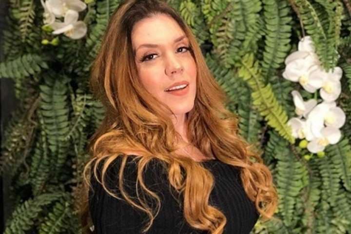 Simony exibe bumbum gigantesco em foto e deixa os marmanjos enlouquecidos