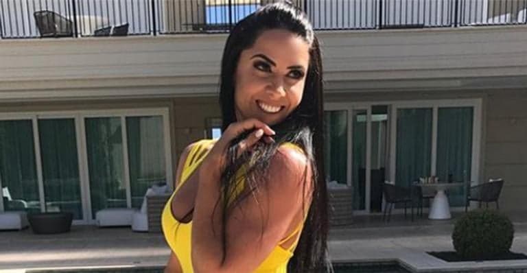 Graciele Lacerda expõe foto usando biquíni cavado e detalhe em parte íntima causa alvoroço